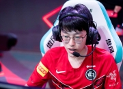 Yabo-Scout回归赛场，战术调整首场状态亮眼，雄鹿观众沸腾！的简单介绍